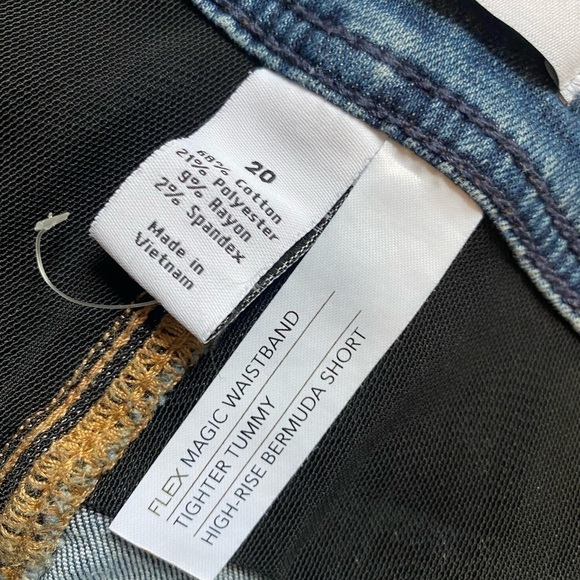 LANE Bryant High Rise Medium Wash Jean Short Sz 20 - Picture 9 of 9